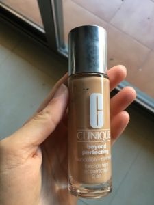 Base maquillaje Beyond Perfecting Clinique que puedes comprar